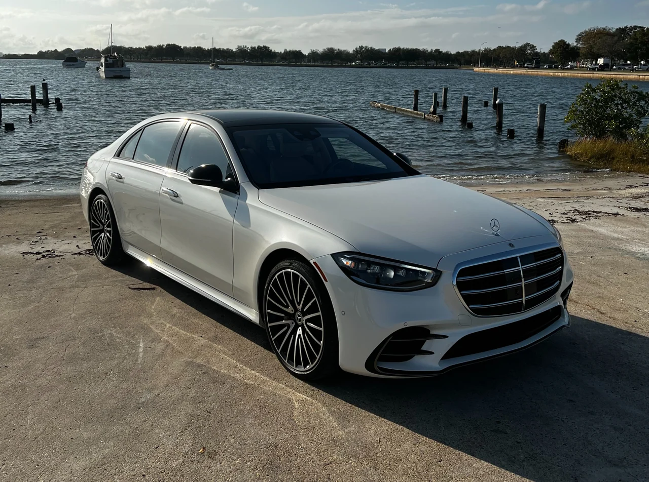 Mercedes-Benz S-Class reference photograph, view 1